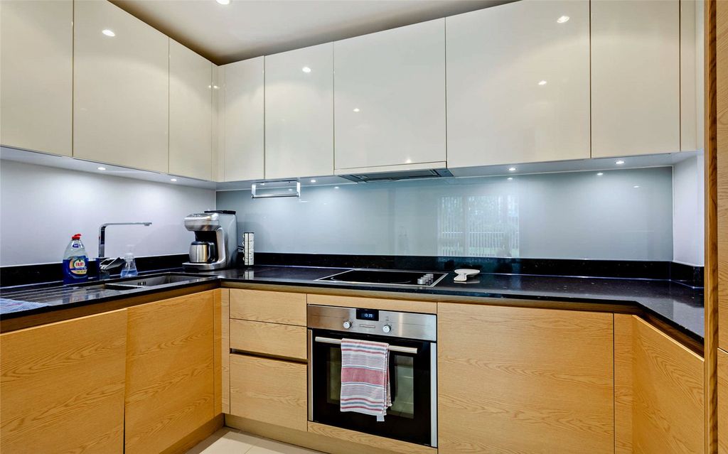 Property photo 2 of 8 Kitchen