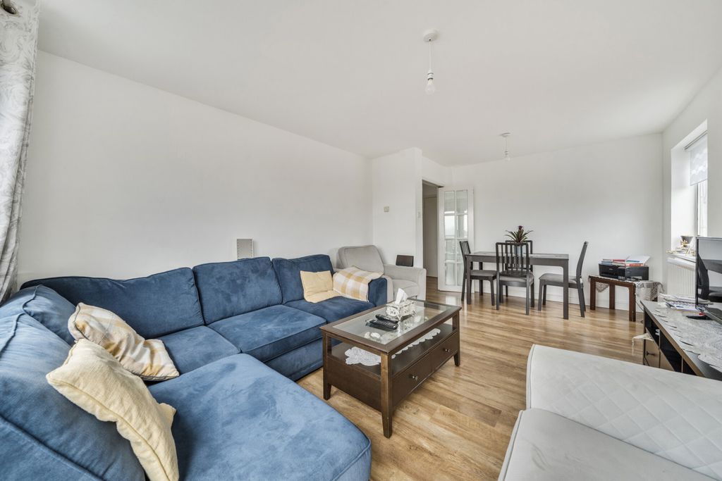 Property photo 1 of 21 1335566-11-689487...