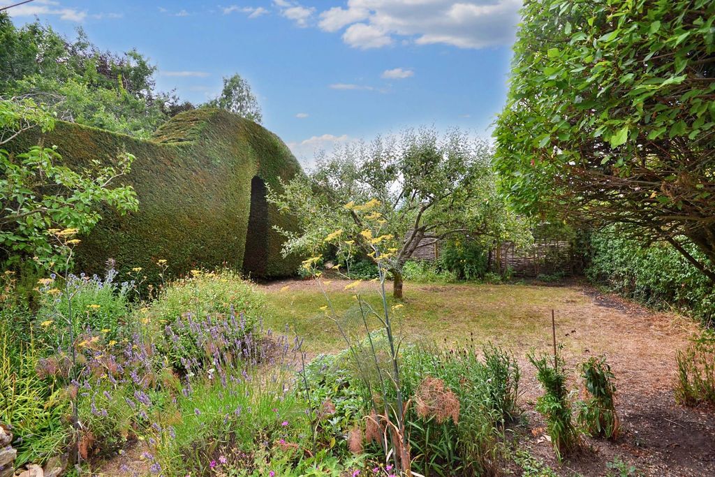 Property photo 2 of 32