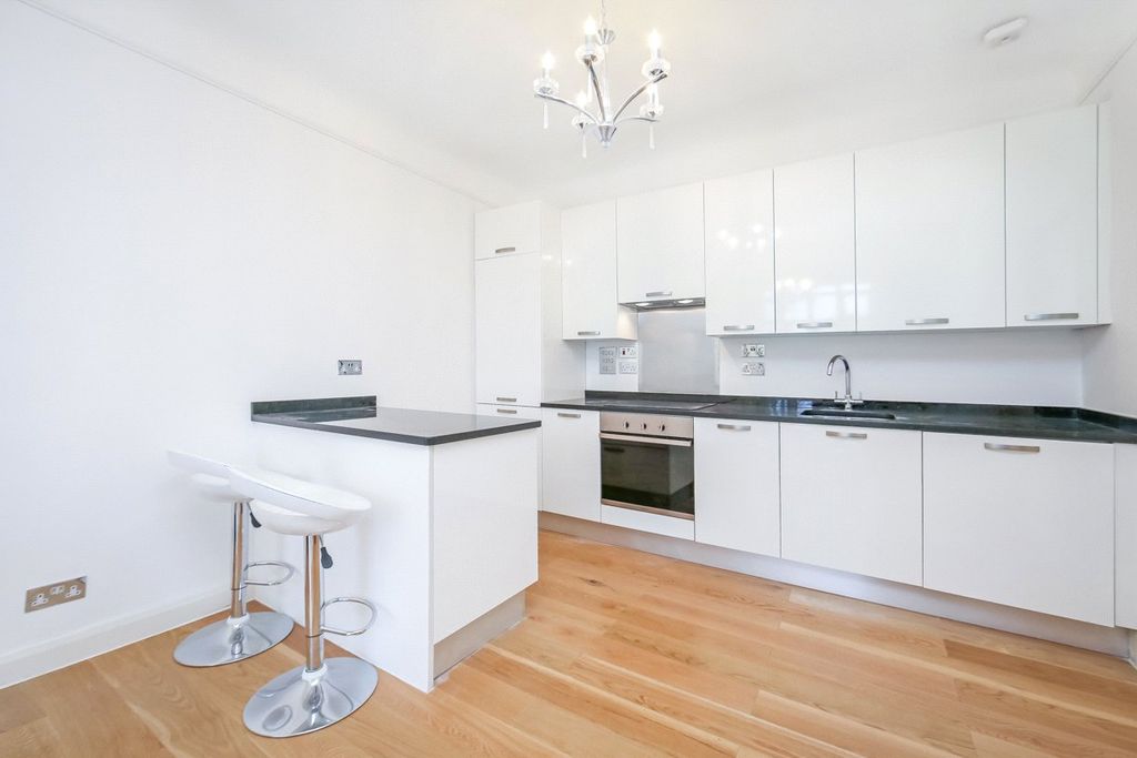 Property photo 3 of 12 Picture No. 02