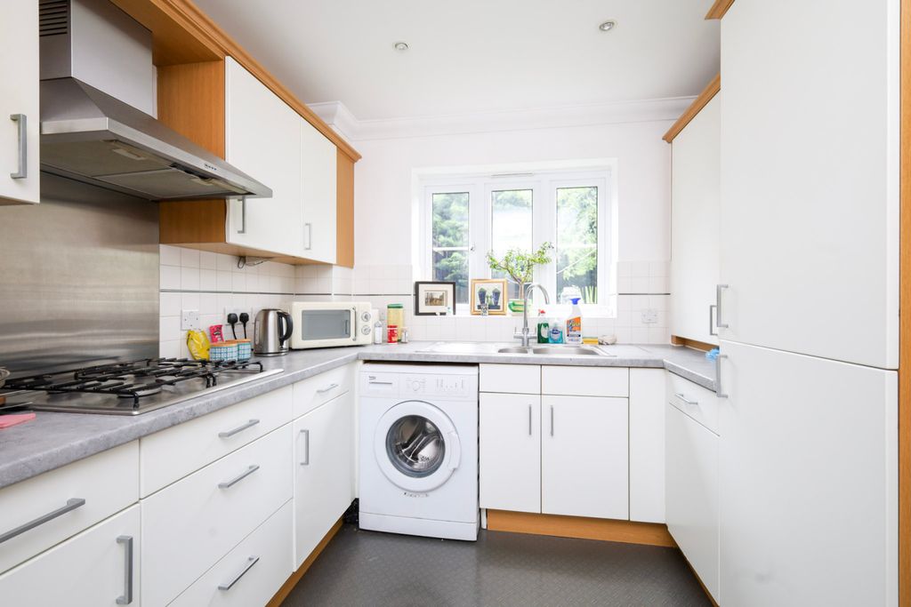 Property photo 2 of 14 Picture No. 29