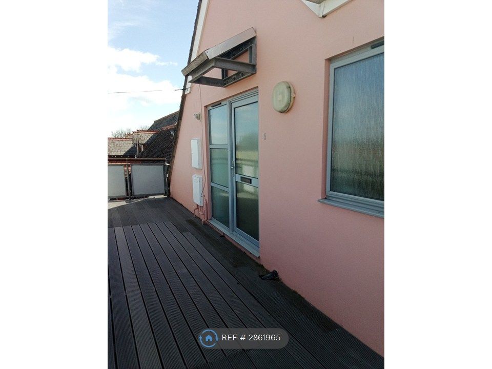 Property photo 1 of 6 Entrance