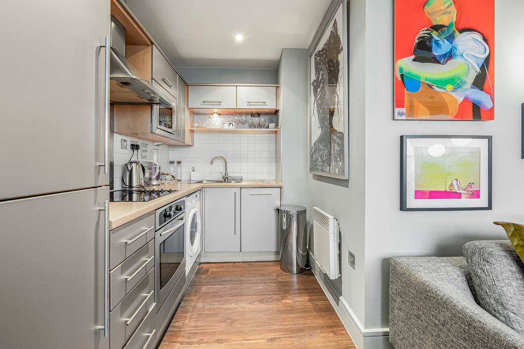 Property photo 3 of 18 Kitchen