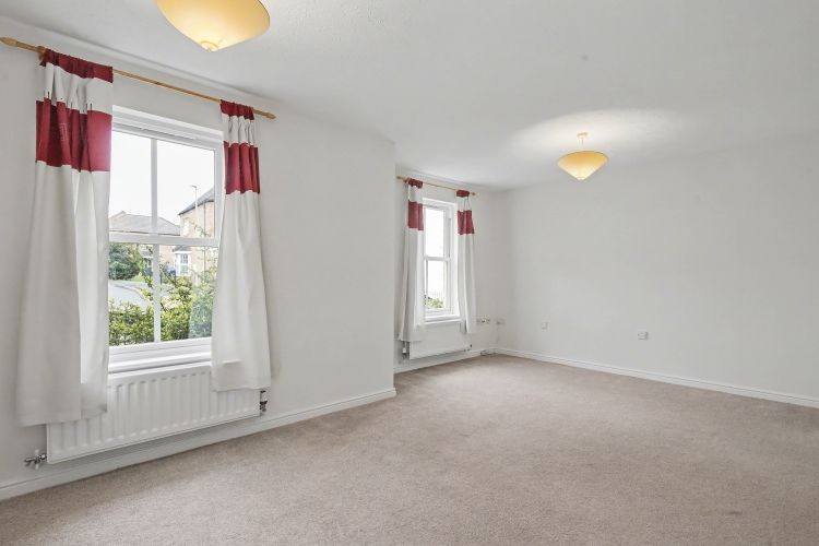 Property photo 3 of 9 325413