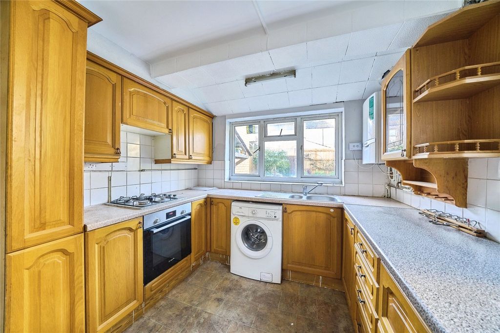 Property photo 2 of 31 Picture No. 21