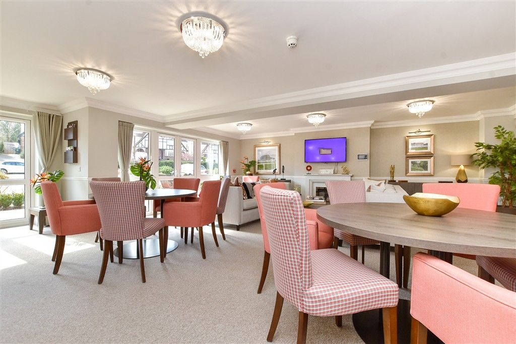 2 bed flat for saleGreat Tattenhams, Epsom, Surrey KT18