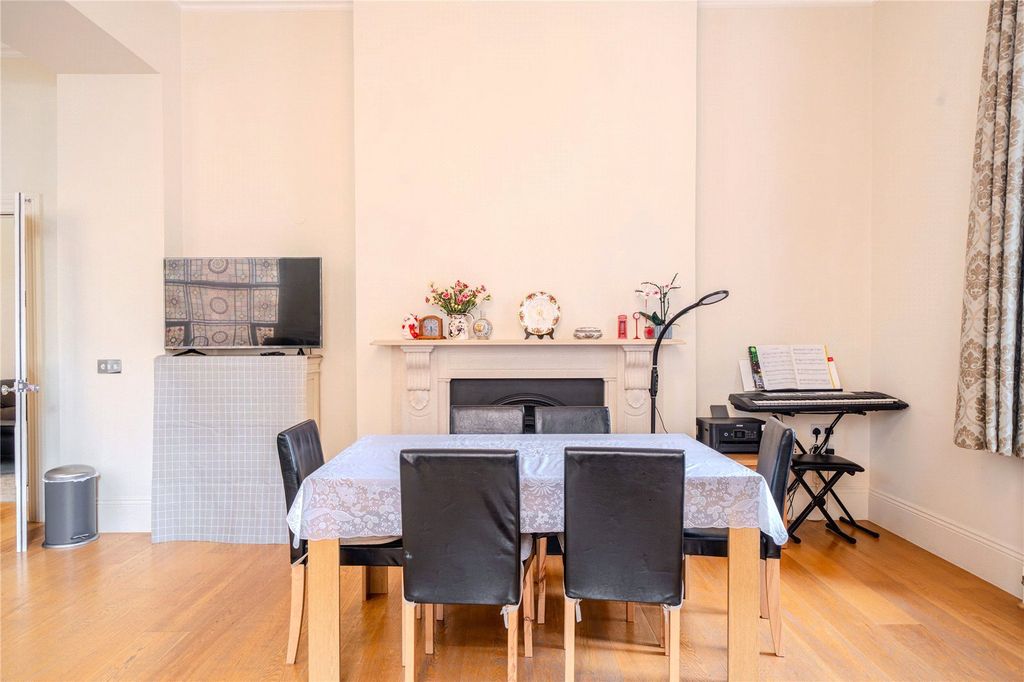 Property photo 3 of 13 Dining Area