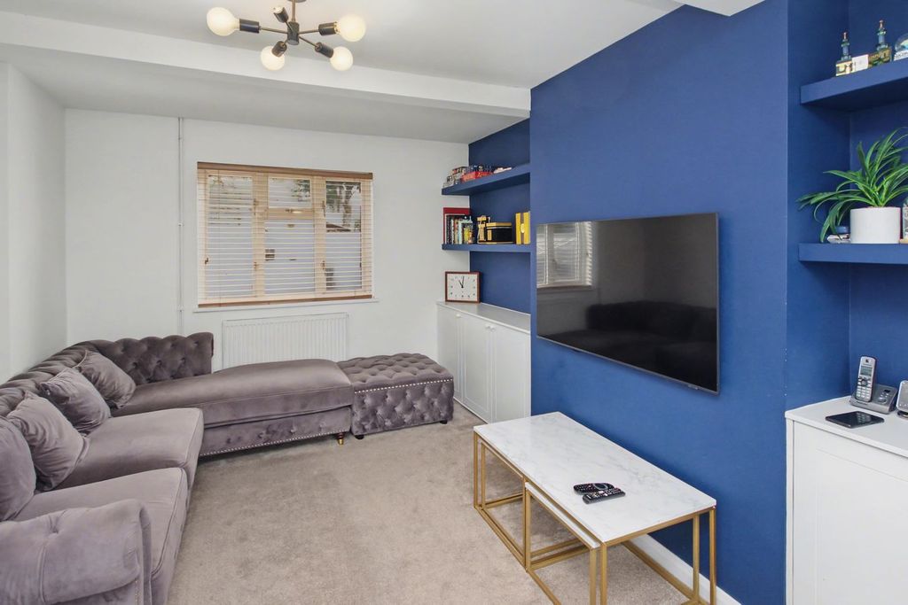 Property photo 3 of 13