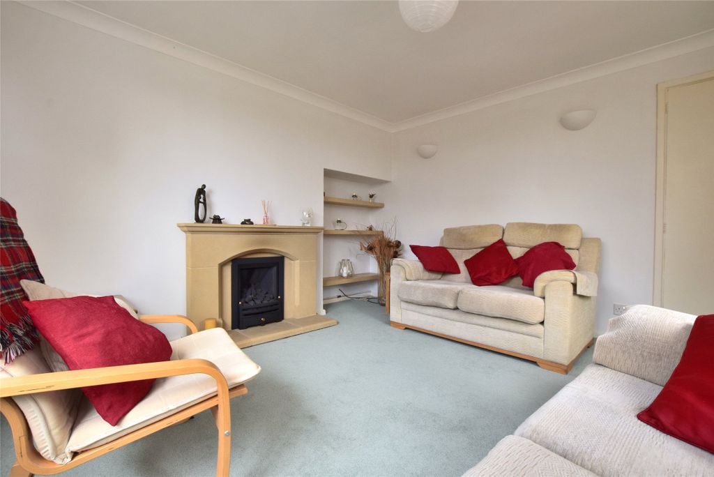 Property photo 3 of 18 Living Room