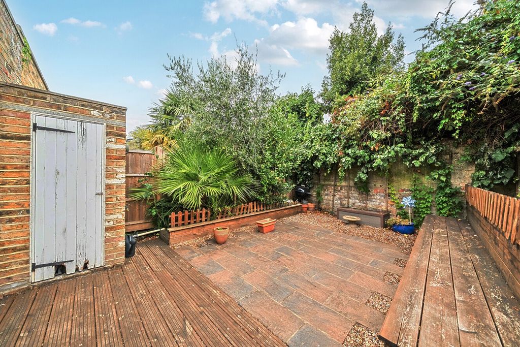 Property photo 2 of 17 Picture No. 04