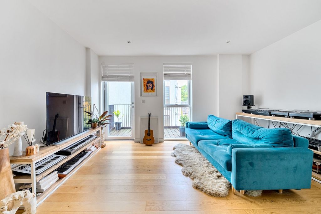 Property photo 1 of 14 Picture No. 12