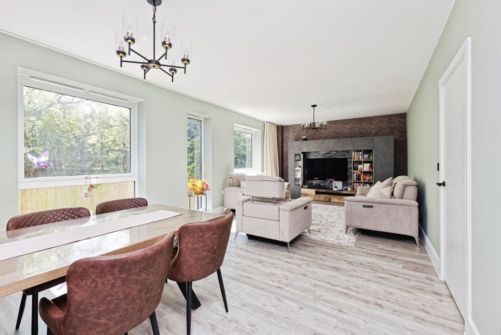 Property photo 2 of 21 Pbox-Img.Jpg