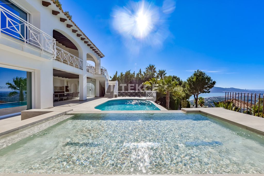 Property photo 1 of 69