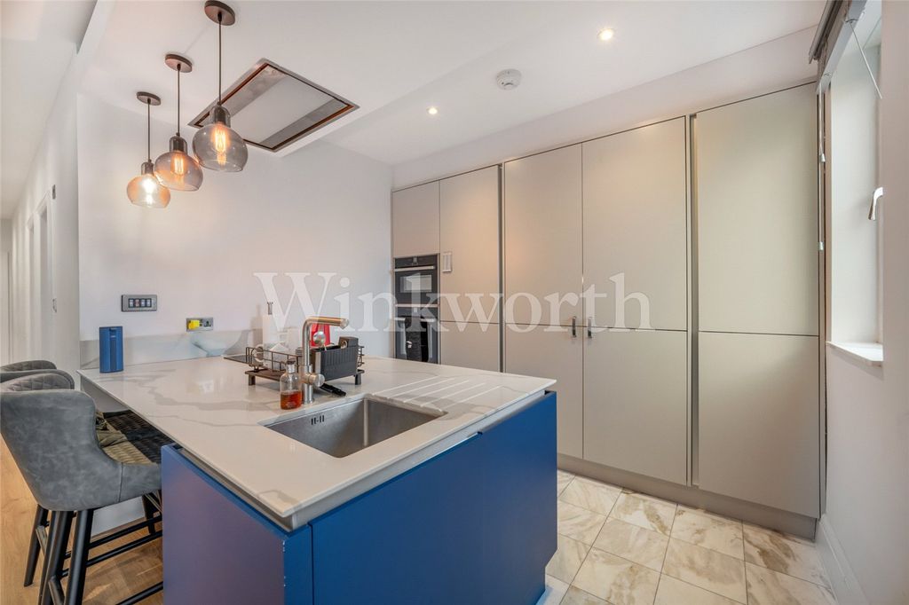 Property photo 3 of 13 Picture No. 02