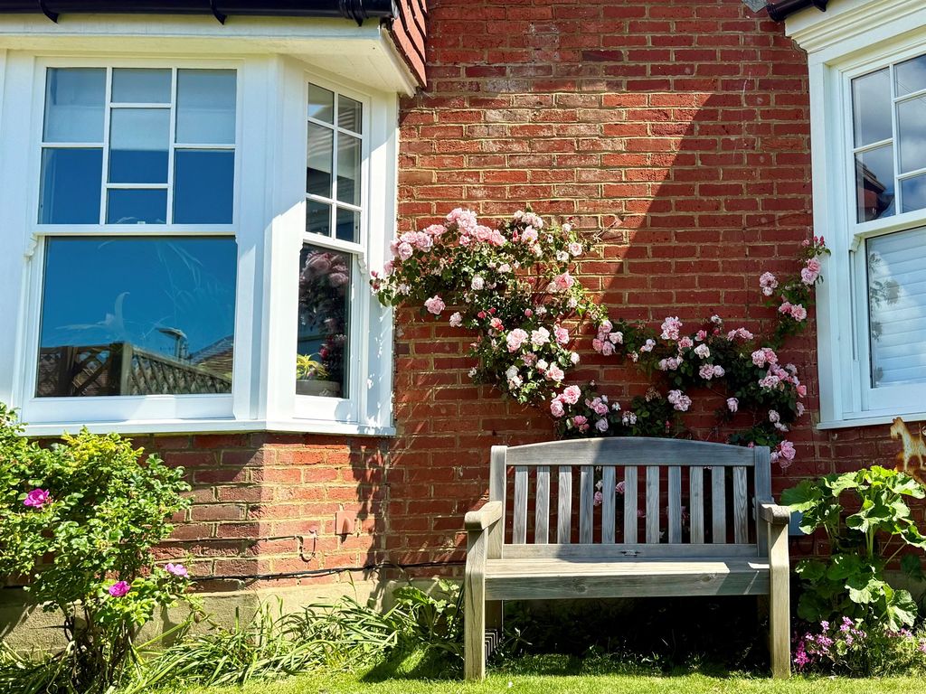 Property photo 2 of 34