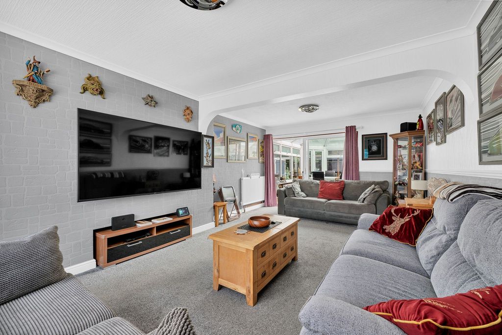 Property photo 3 of 16