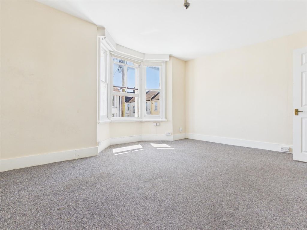 Property photo 1 of 7 Cam04311G0-Pr0129-Still007.Jpg