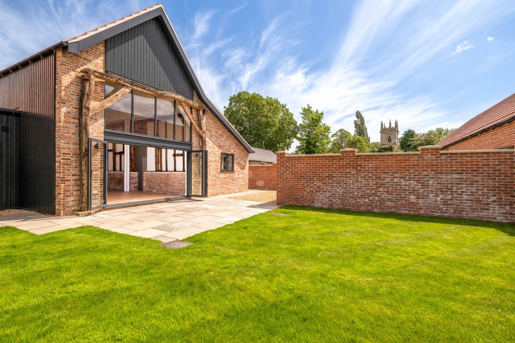 Property photo 3 of 34 4122894