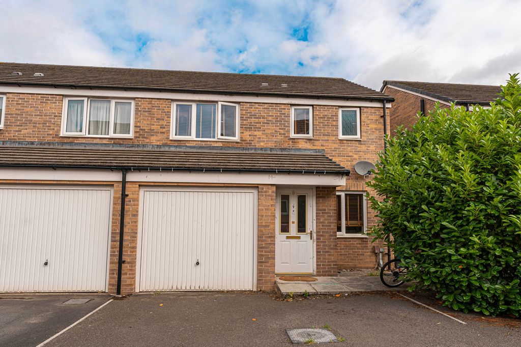 Property photo 1 of 33