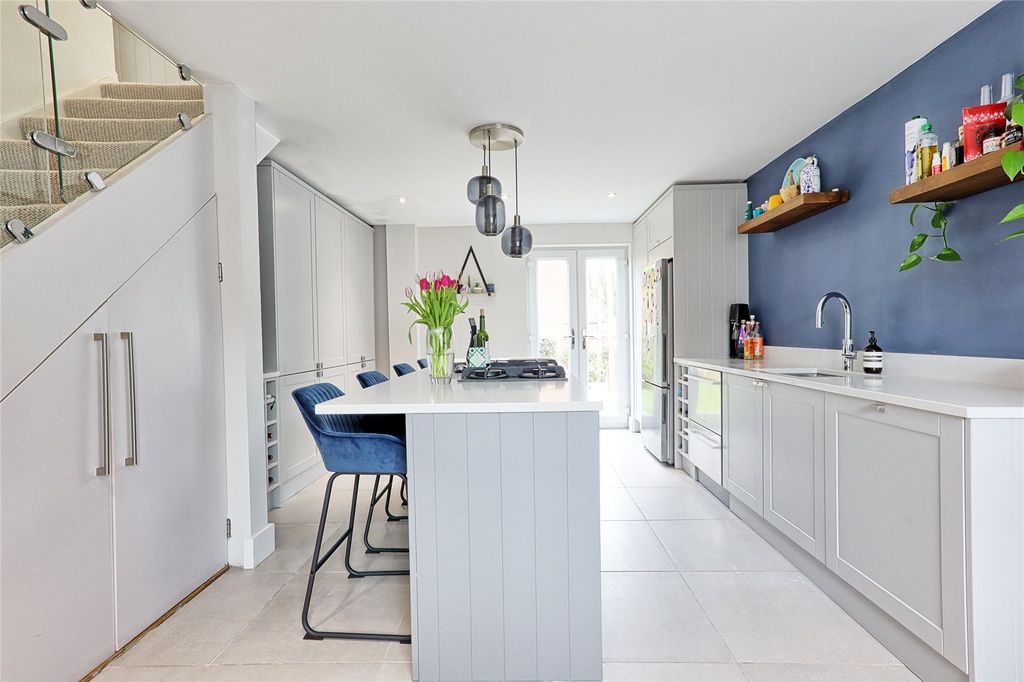 Property photo 3 of 15 Kitchen