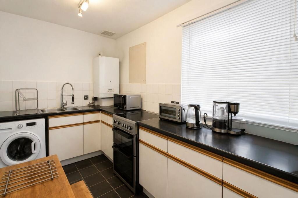 Property photo 2 of 3