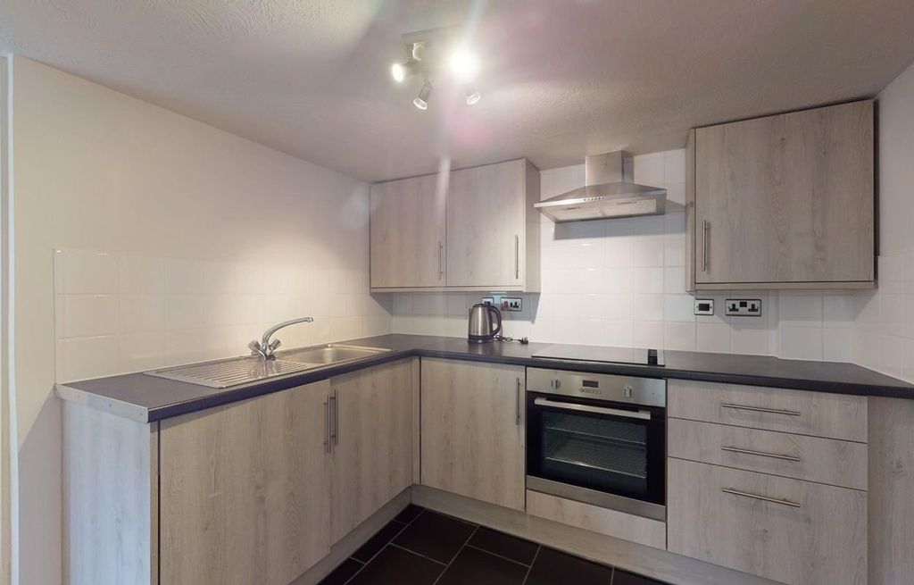 Property photo 2 of 8 Picture 2