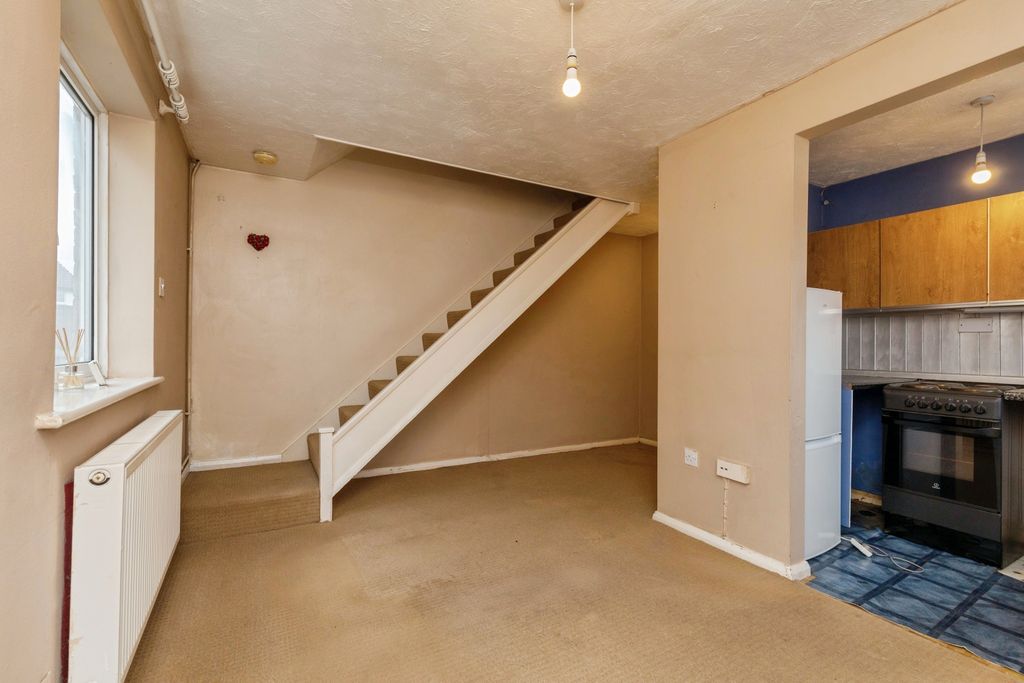 Property photo 3 of 20