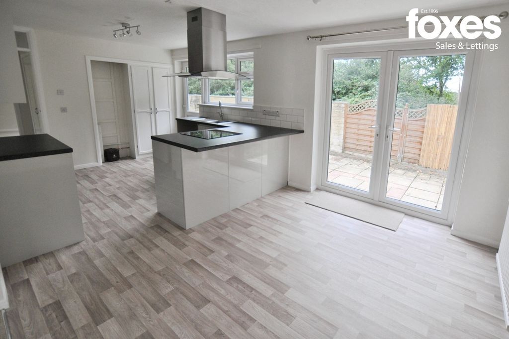 Property photo 3 of 14 4640602