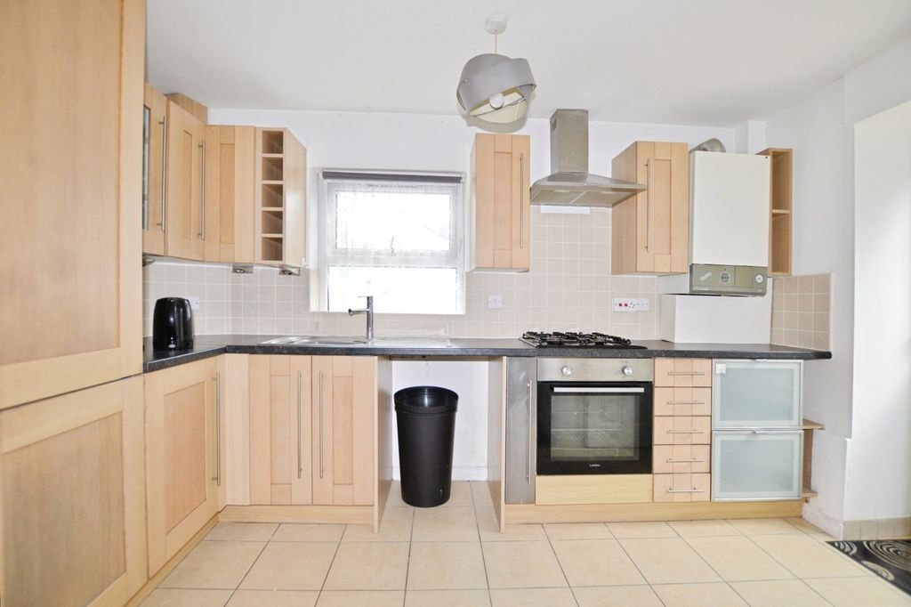 Property photo 2 of 10 Pbox-Img.Jpg