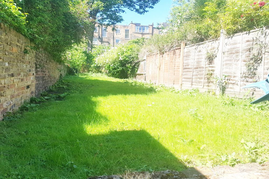 Property photo 1 of 5 Furnished Spacious Apartment