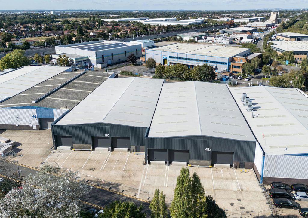 Property photo 1 of 11 Swallowfield Way Brochure2.Jpg