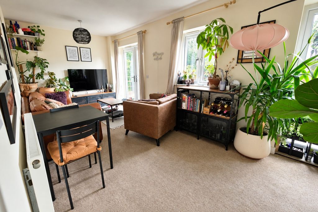 Property photo 2 of 9
