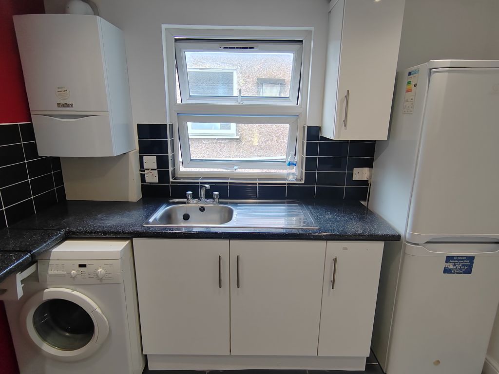 Property photo 3 of 21