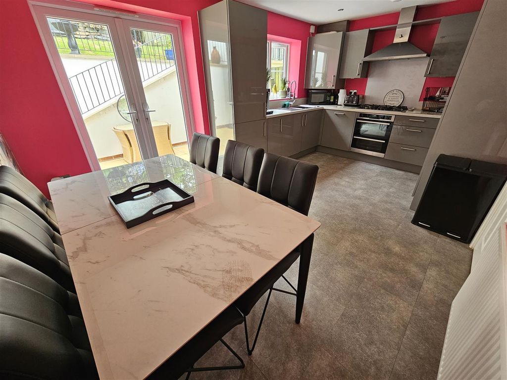 Property photo 2 of 25 Kitchen Diner.Jpg