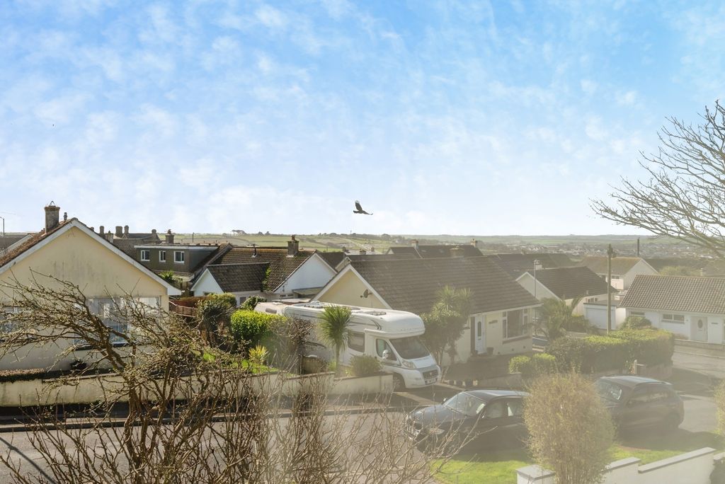 Property photo 3 of 7 Pbox-Img.Jpg