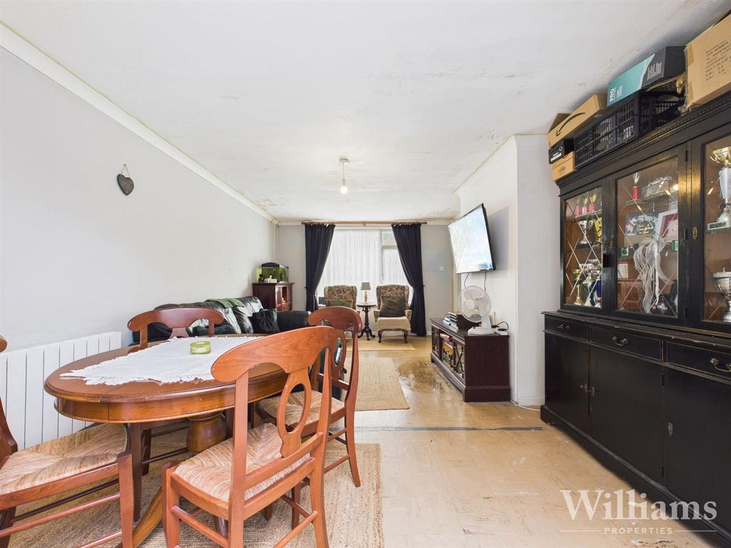 Property photo 2 of 12 Cam02861G0-Pr0513-Still006.Jpg