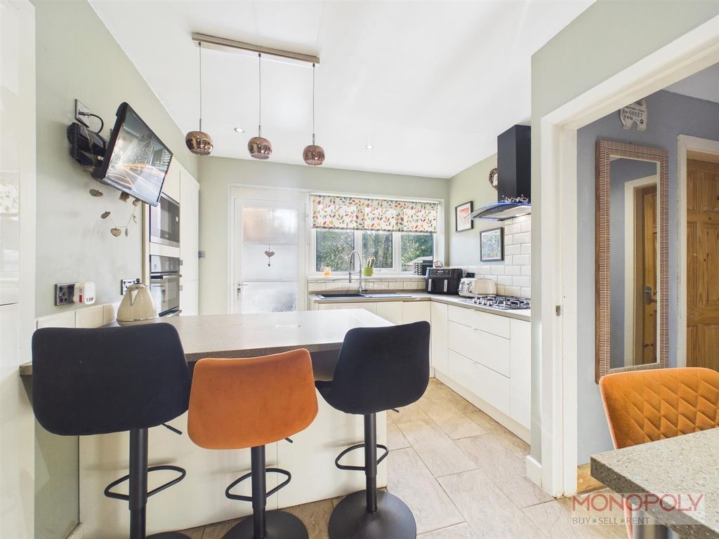 Property photo 3 of 13 Kitchen