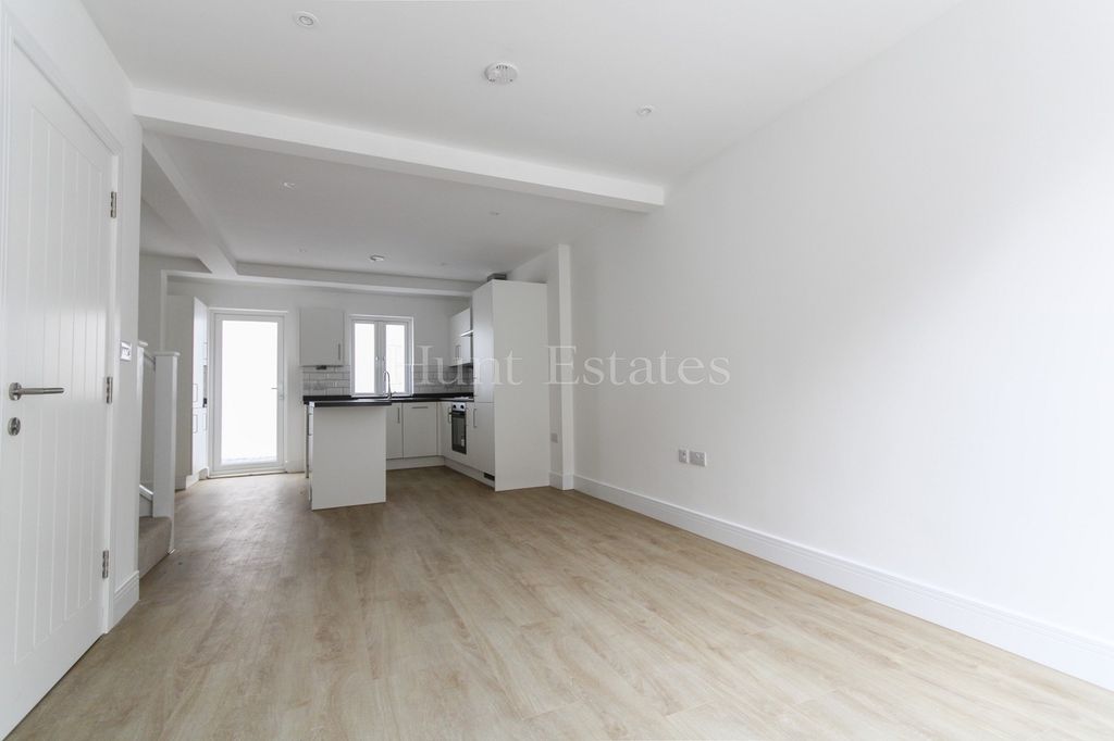 Property photo 3 of 17 Not Specified