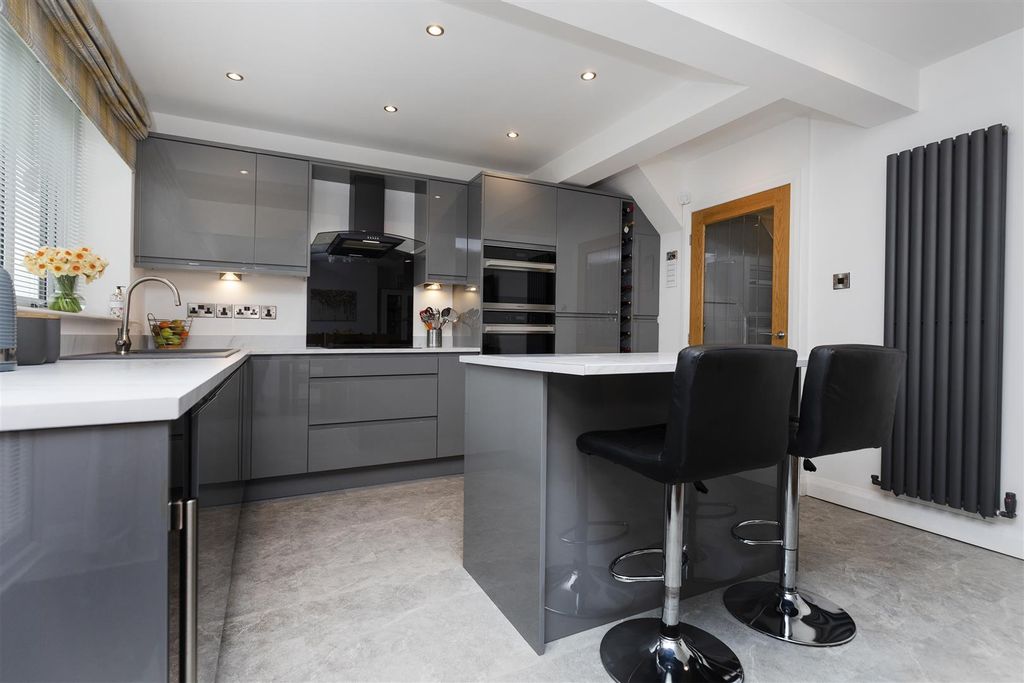 Property photo 2 of 35 Kitchen Diner