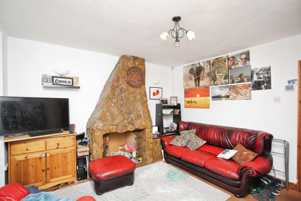 Property photo 3 of 19