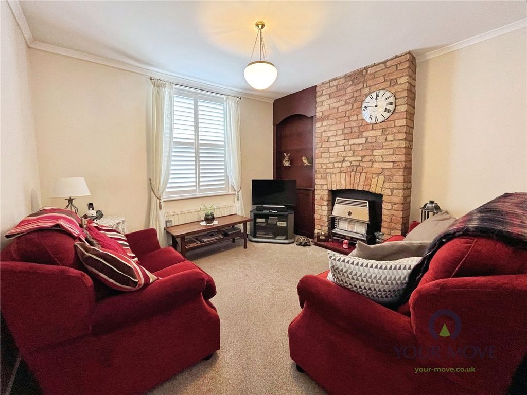 Property photo 2 of 11 Lounge