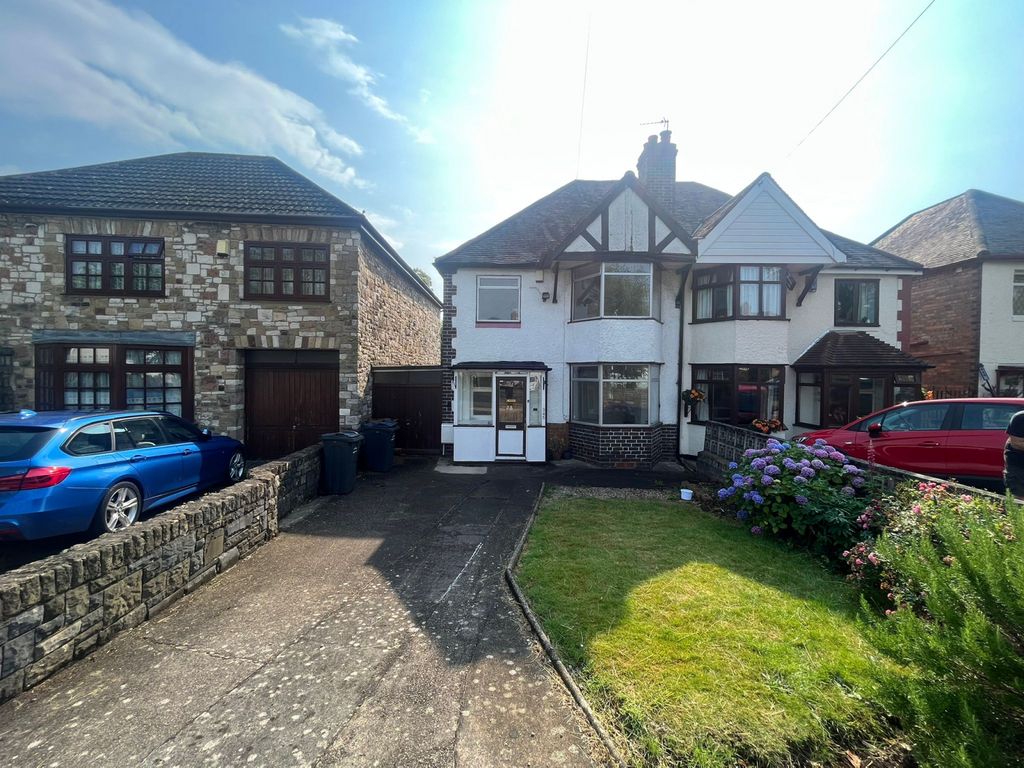 Property photo 1 of 32 3 Bedroom Semi-Detached House To Let