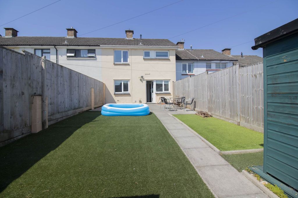 Property photo 2 of 18