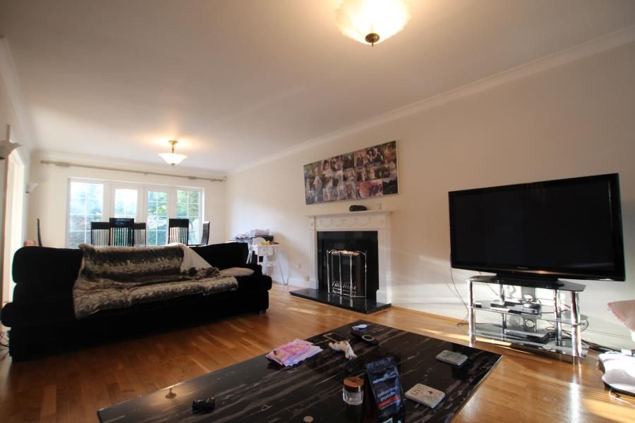 Property photo 3 of 12