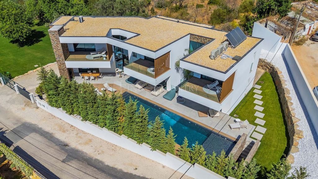 Property photo 2 of 30