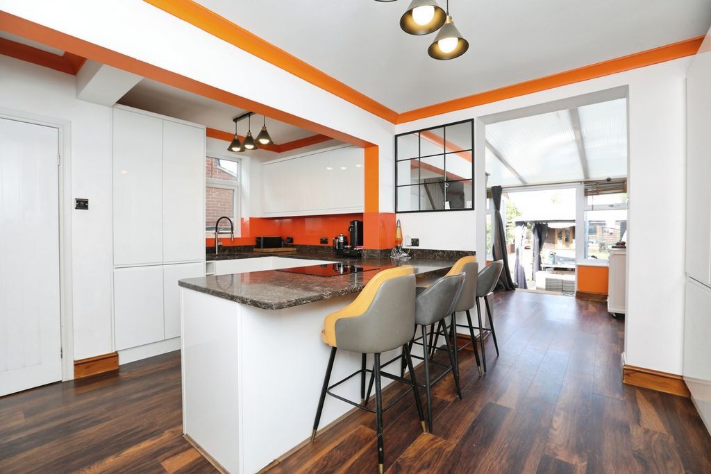 Property photo 2 of 15 Pbox-Img.Jpg