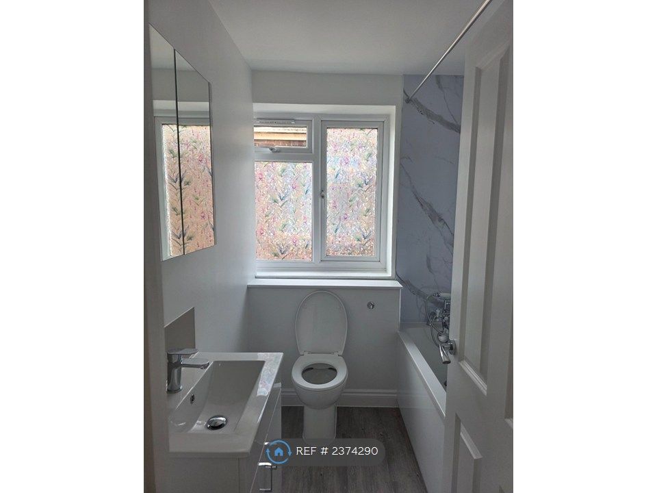 Property photo 2 of 8 1st Bathroom