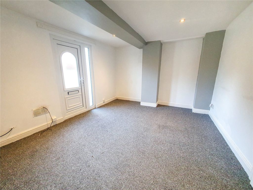 Property photo 3 of 10 Picture No. 06