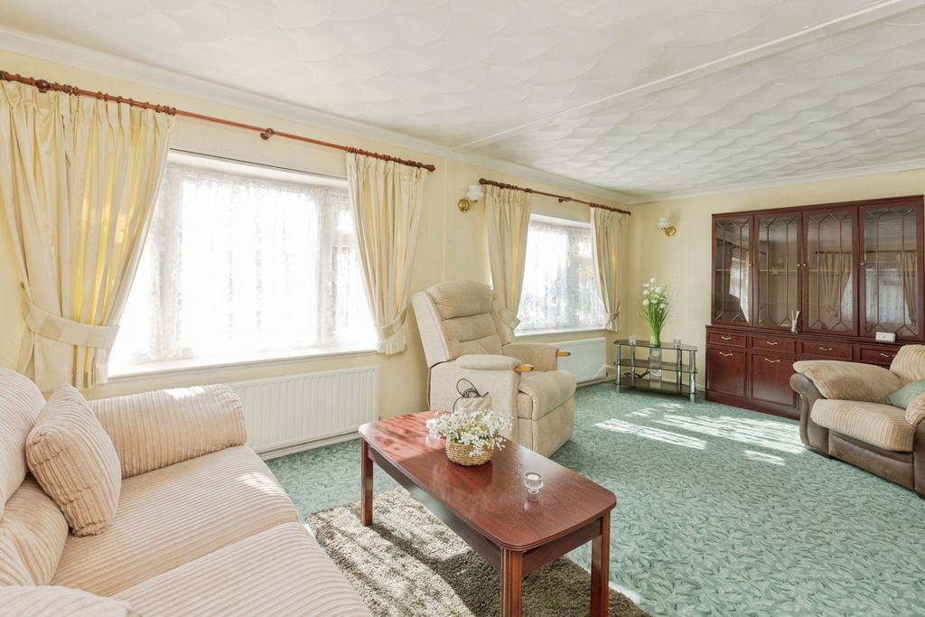 Property photo 3 of 17 Photo