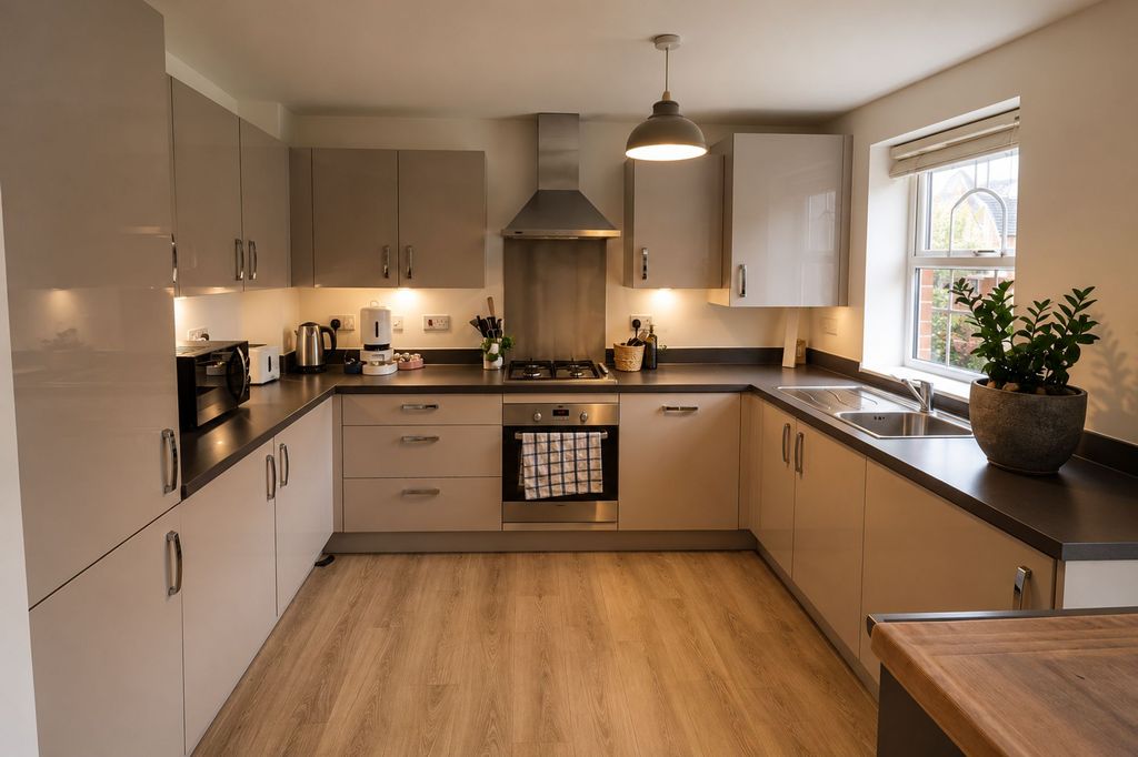 Property photo 2 of 17